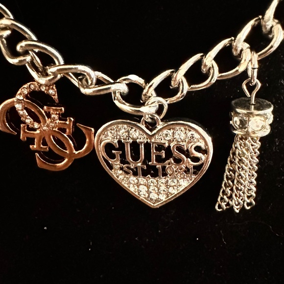 NWT Guess Charm Necklace w/Guess Monogram and Love Heart - Picture 6 of 7